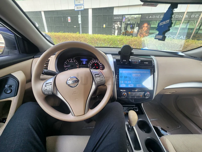 Nissan altima s 2.5 engine, GCC specs,clean condition no accidents.63232621034625113