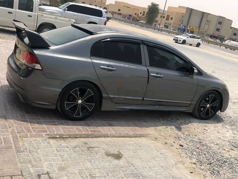 Honda Civic full option type R with spoilers for urgent sale!63173845606402112