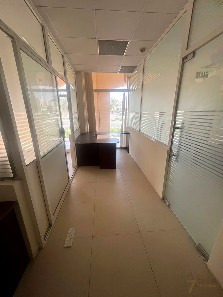 زاوية | شاغرة | متجر للبيع | مجموعة إنجلترا63195605719425114