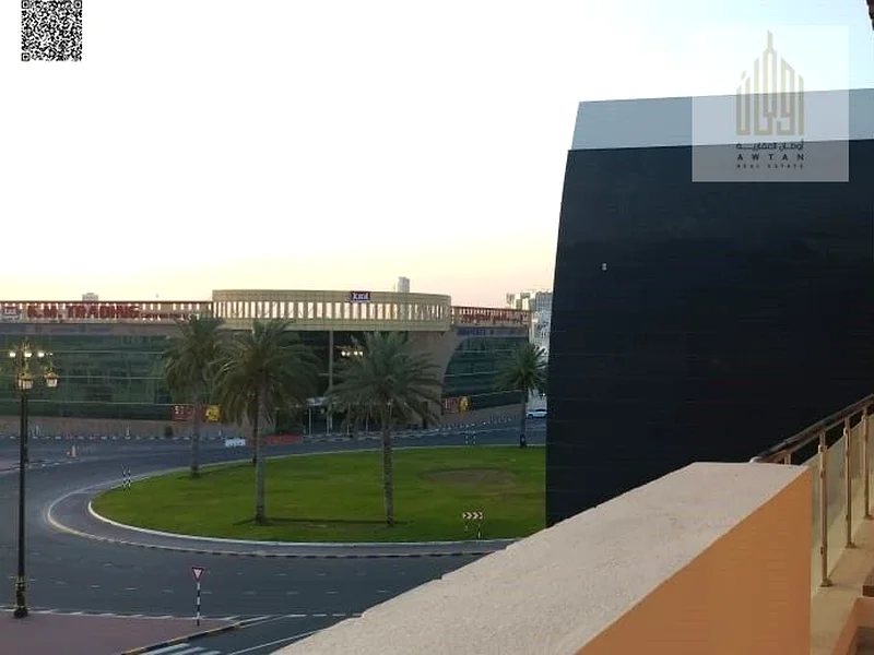 mall located in front of 2nd largest mosque in UAE63196598631425112