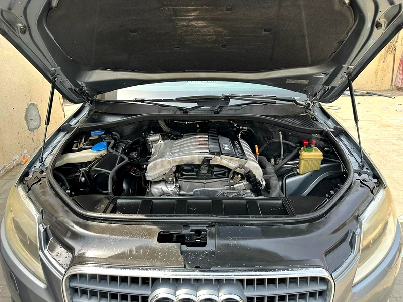 AUDI Q7631684979567391129