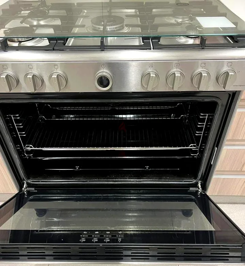 Bosch brand 5 burner gas cooker 90cm oven with fan63200654720385111