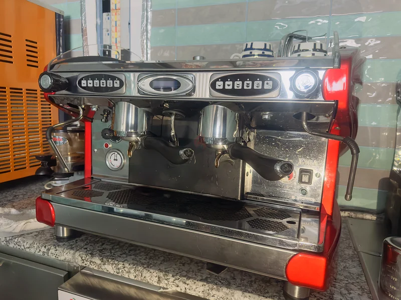 آلة قهوة BFC Lira 2GV EL إسبريسو - مثالية لمطعمك!63252950018946111