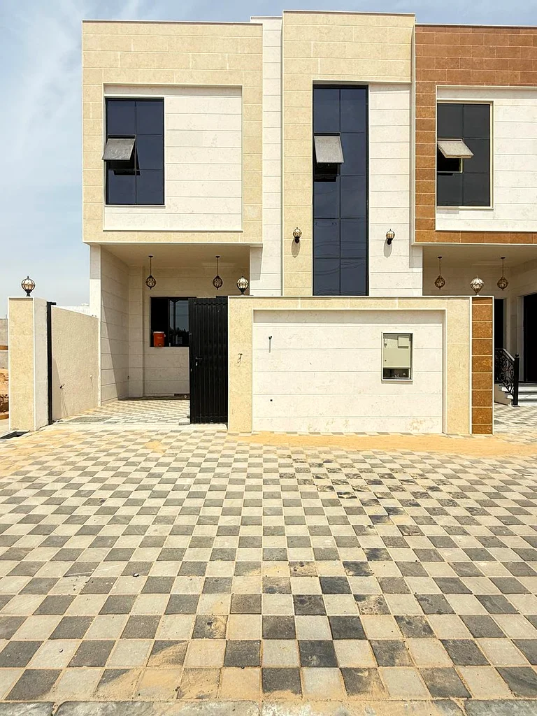 For sale - Townhouse villa in Ajman - Al Helio 2 area / First resident / Near Sheikh Mohammed bin Zayed Road and Emirates Road63894082563715110