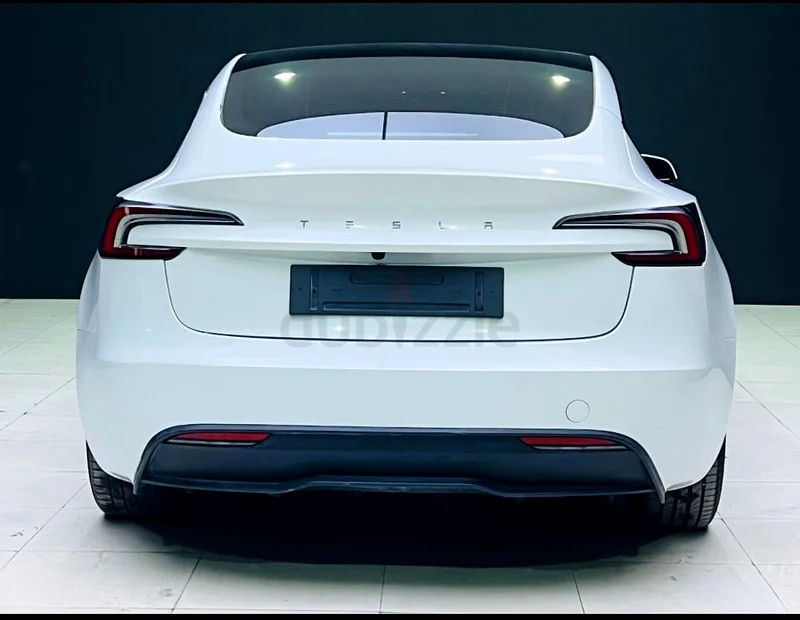 Tesla | Model 3 | 2024 | White exterior | white interior63175258811905111