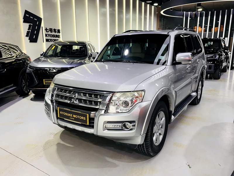 2018 Misubishi Pajero GCC GLS V663152750253954111