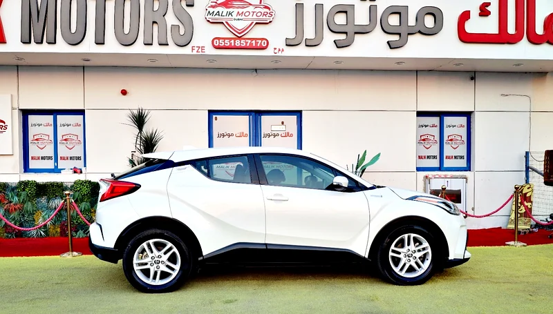 HYBRID TOYOTA CHR 2022 MODEL AVAILABLE ON CASH AND 0 DOWNPAYMENT BANK FINANCE63147208789635114