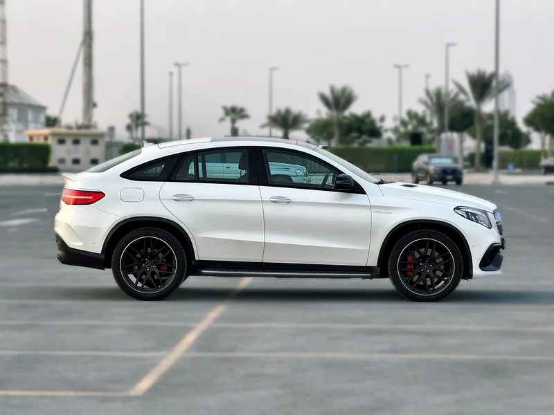 GCC, Mercedes GLE63s AMG Nightpackage, Carbon Fiber, Full Service history, No Paint and No accidents63150481398147113