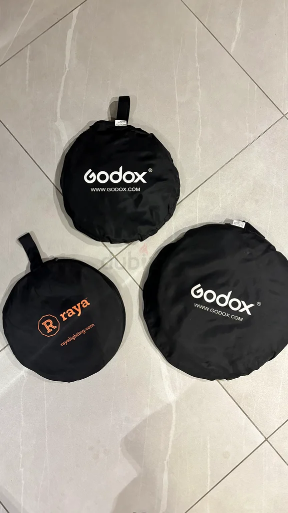 Godox reflectors, stand and holder63172218992257111