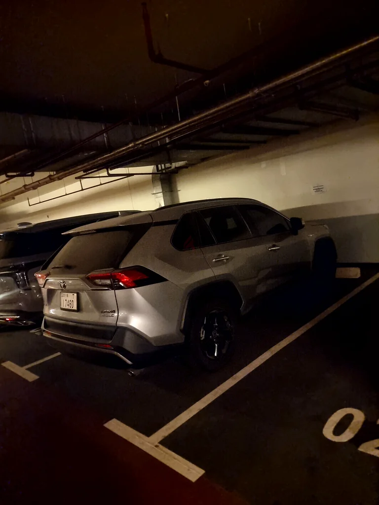 Luxury SUV – Toyota RAV4 in Top Condition!63148650490627112