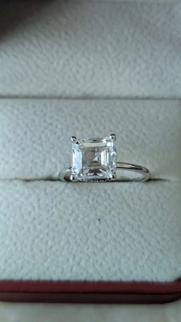 IGI Certified Diamond Ring – 3.51 CT D/VS1 – 18K White Gold – Emerald Cut63232650806402117