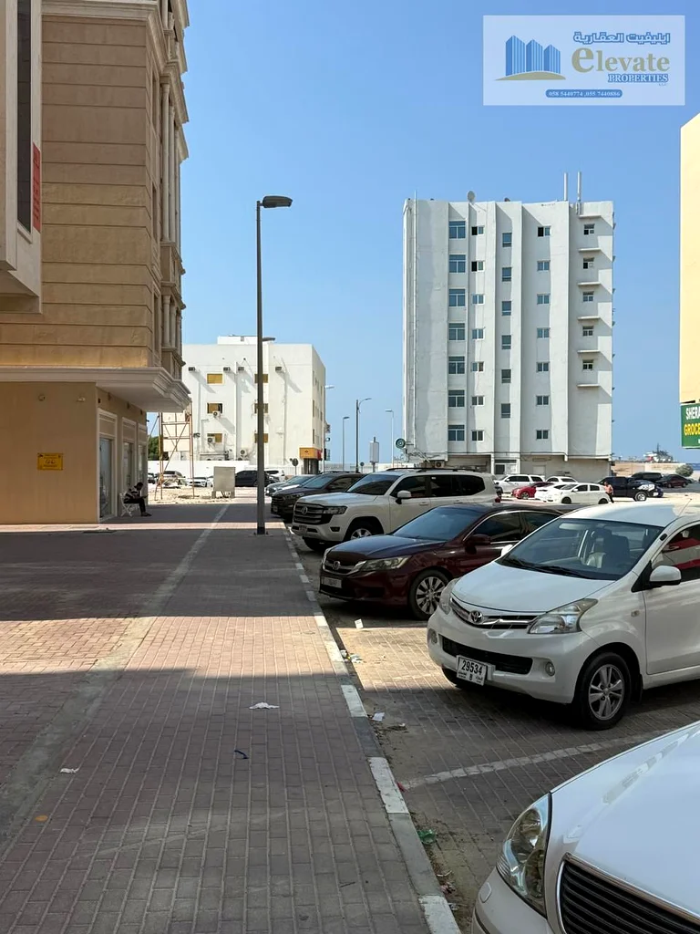 مبنى تجاري وسكني يحتوي على فندق وشقق للبيع G+463185193954945111