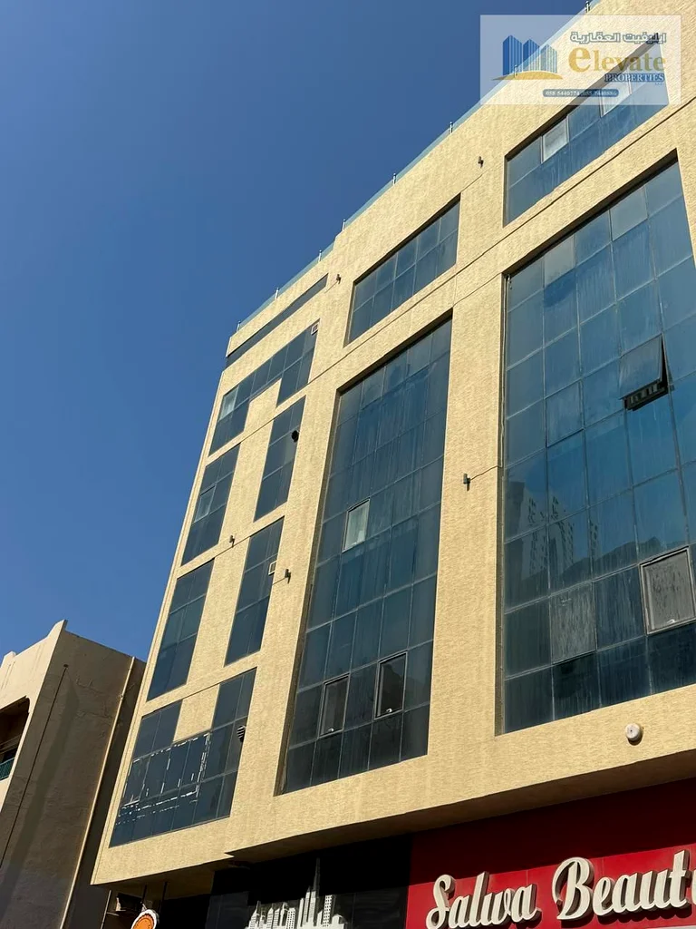 مبنى تجاري وسكني يحتوي على فندق وشقق للبيع G+463185193954945112