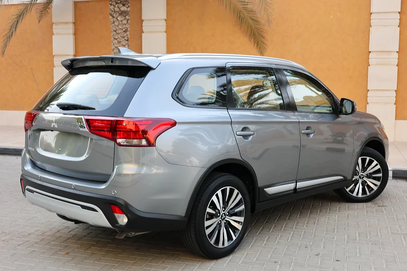 MITSUBISHI OUTLANDER 2023-49000KM-UNDER WARRANTY-GCC SPECS63223816819074113