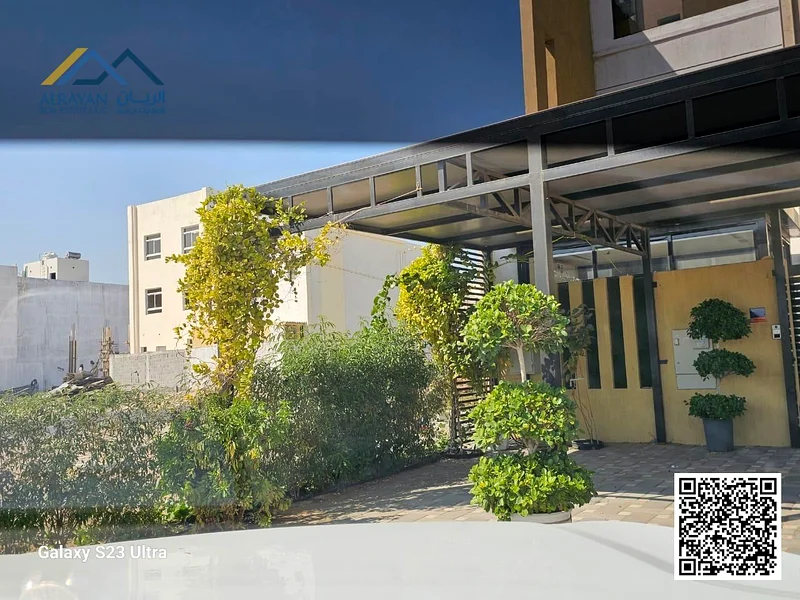 فيلا فاخرة في منطقة الزاهية للبيع مع الأثاث والمياه والكهرباء وتكييف الهواء، عمرها سنتان63251863639297111