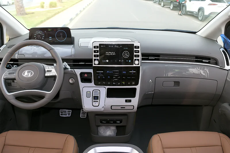 Hyundai Staria 3.5L Luxury Plus Model 202663171299059971113