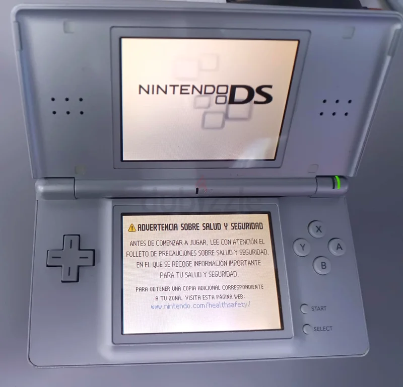Nintendo DS Lite - A Portable Classic for Gamers!63201162880771111