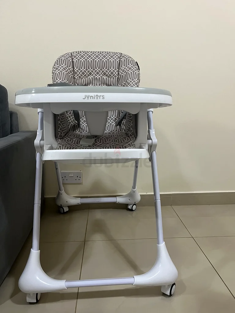 High Chair for Your Little One - Safe and Stylish!63195106750593113