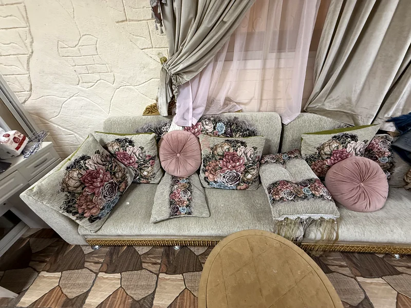 Elegant Arabic Style Majlis Seating Set for Your Home63215863136385113