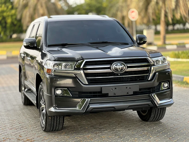 Toyota Land Cruiser GRAND TOURING S VX.R V8 5.7 2020 model, Gulf specification, agency paint, in agency condition63141657154179112