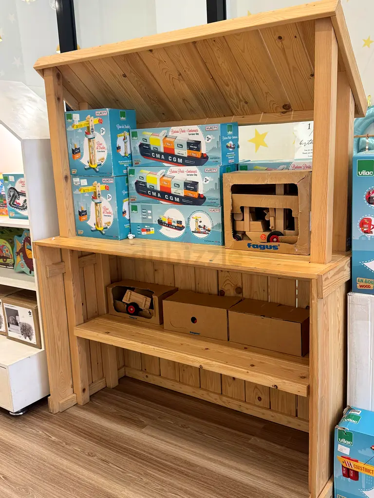WOODEN DISPLAY STAND