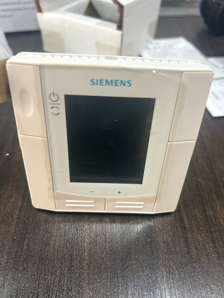 وحدة تحكم Siemens RDU340 للتدفئة والتهوية وتكييف الهواء - جديدة بالكامل!63257628394498114