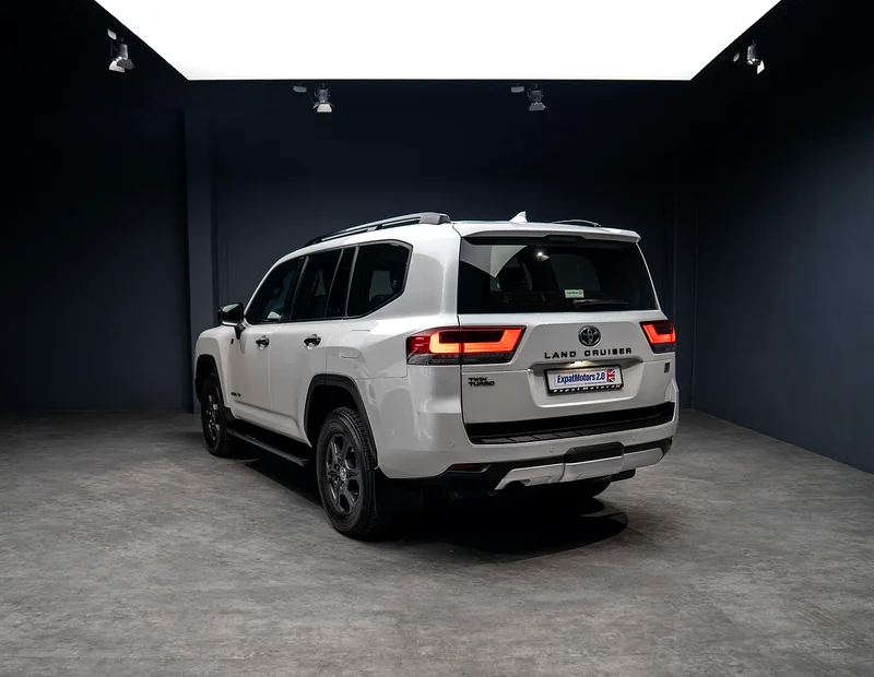 SUMMER PRIVÉ OFFER • 6,475x60 • 0% DP • 2023 Toyota Land Cruiser   • Toyota Warranty and Service63157882318722112