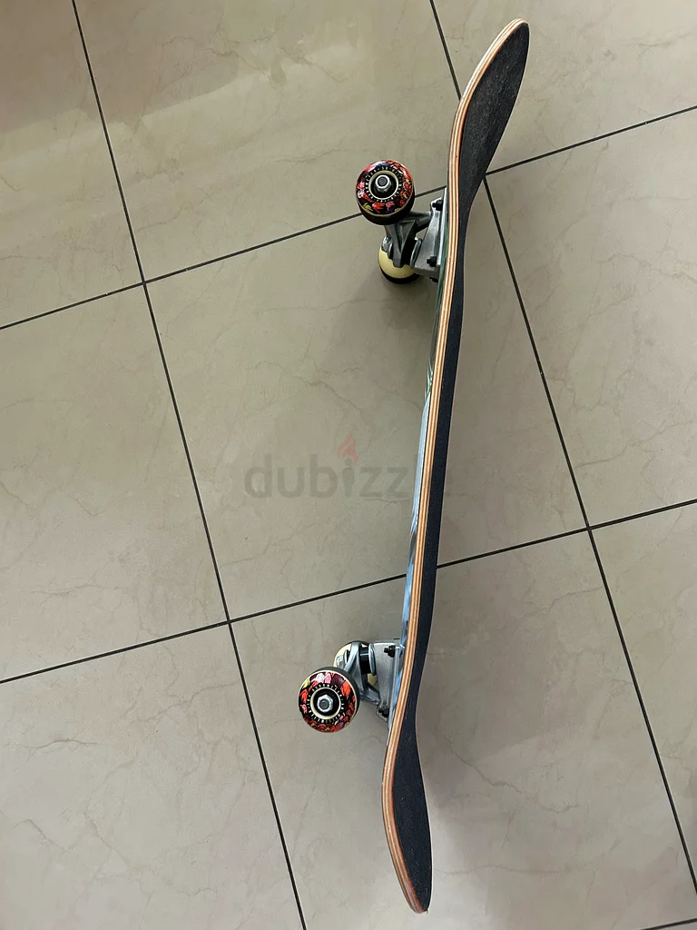 Catch the Thrill: 8” Stylish Skateboard for Sale!63246246872834112