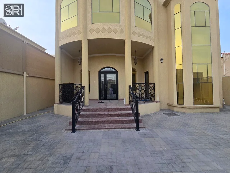 "فيلا فاخرة حديثة في المويهات 1 - تصميم أنيق، جاهزة للسكن بسعر رائع!"63869495770369110
