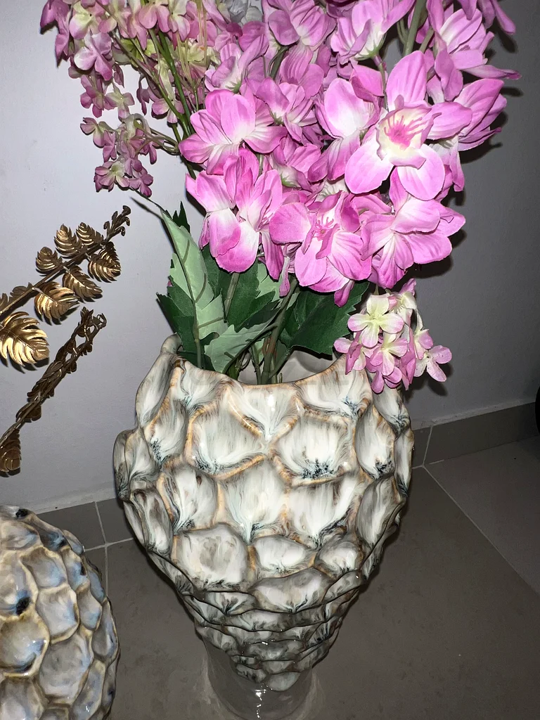 Elegant Vintage Ceramic Vase - From Interiors!!63216838430850114