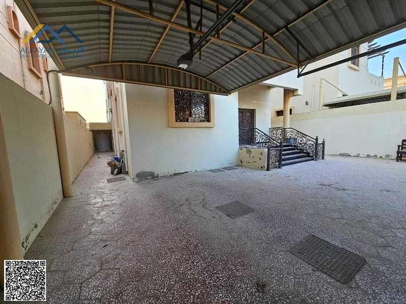 Strategic location, freehold for all nationalities, including electricity, water, and air conditioning.63870132318465113