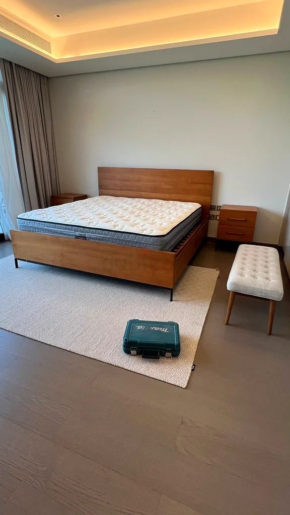 Stylish Wooden Bed Frame with Nightstands63221849214466114