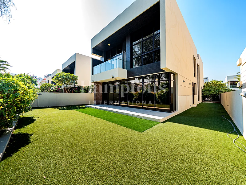 Exclusive | Golf Course View | Vacant | Upgraded63737917613697110