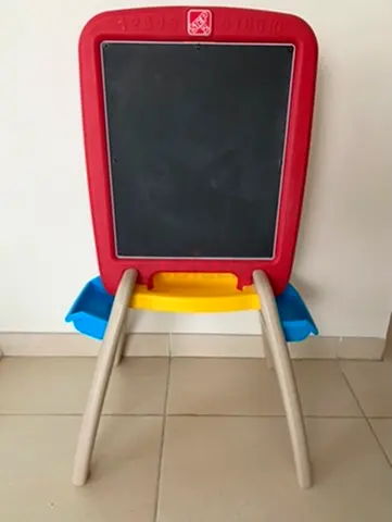 STEP2 ALL AROUND EASEL FOR TWO