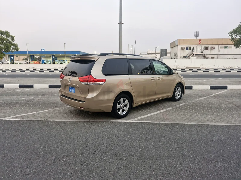 Toyota Sienna customs documents63138719427842111