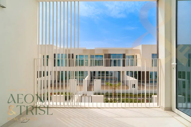 Single Row | 3+Maid Room for Rent | Vacant63732482283907110