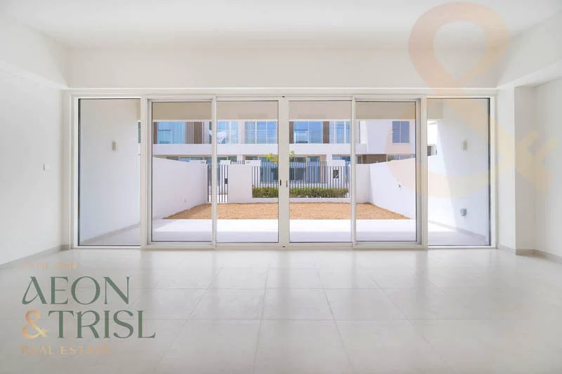 Single Row | 3+Maid Room for Rent | Vacant63732482283907112