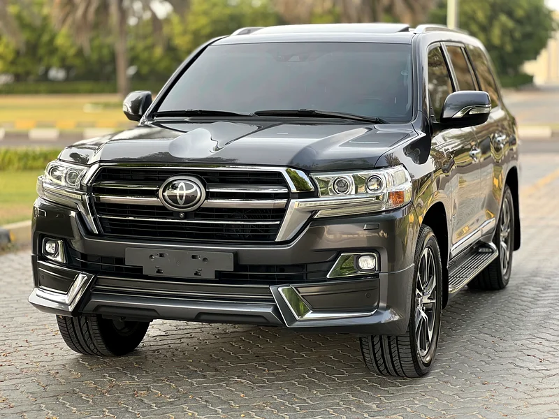 Toyota Land Cruiser GRAND TOURING S VX.R V8 5.7 2020 model, Gulf specification, agency paint, in agency condition63141657154179114