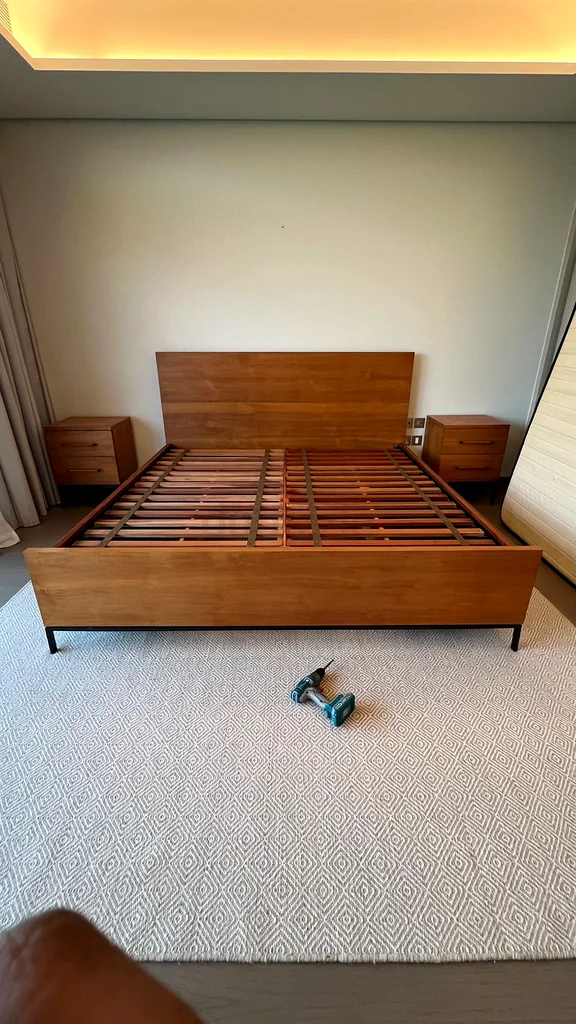 Stylish Wooden Bed Frame with Nightstands632218492144661129