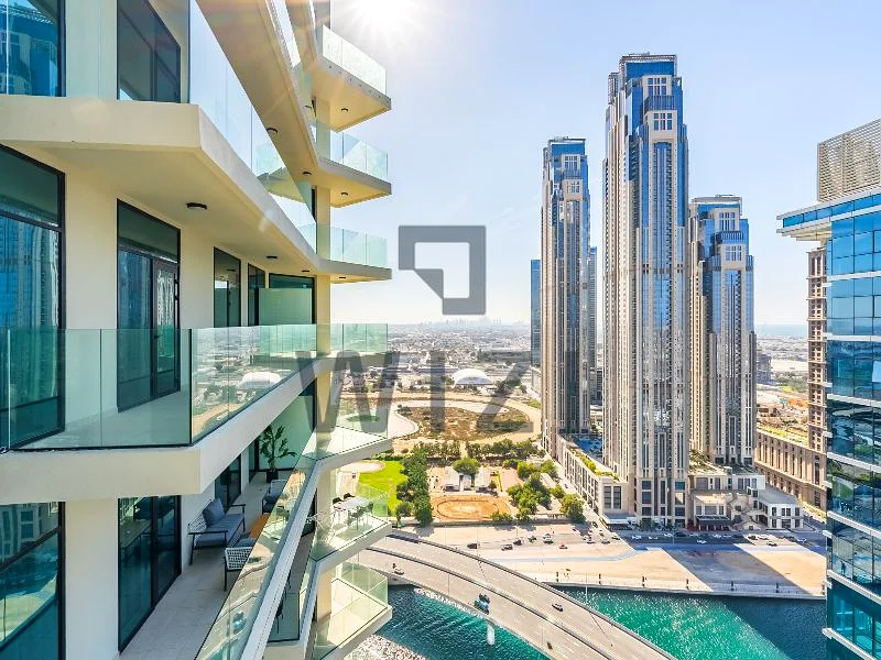 الطابق العالي | إطلالة على القناة | تخطيط واسع63792244494978110