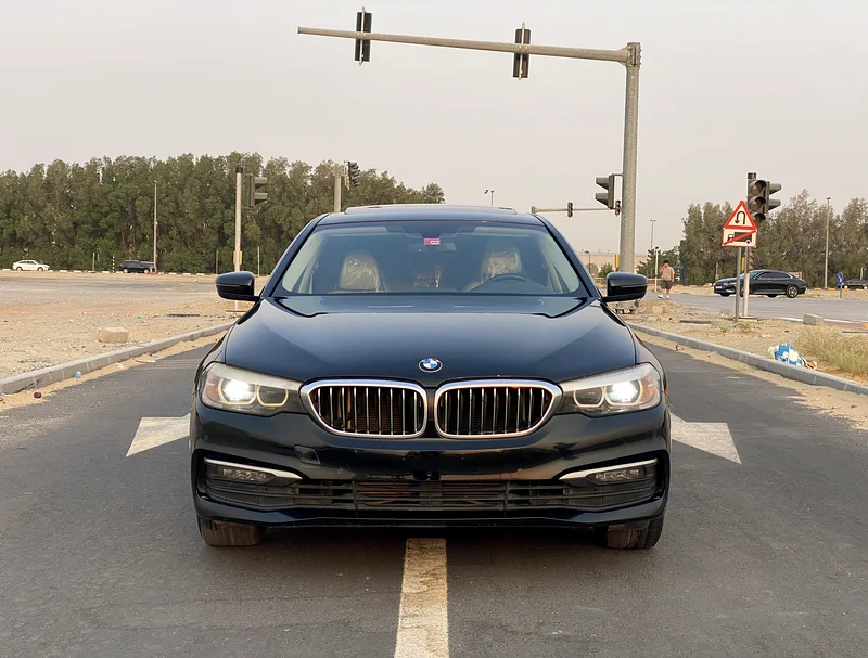 1,180 درهم إماراتي شهريًا | بي إم دبليو 520i 2020 | مواصفات دول مجلس التعاون الخليجي | محرك V4 سعة 2.0 لتر توربو مزدوج63160159423490111