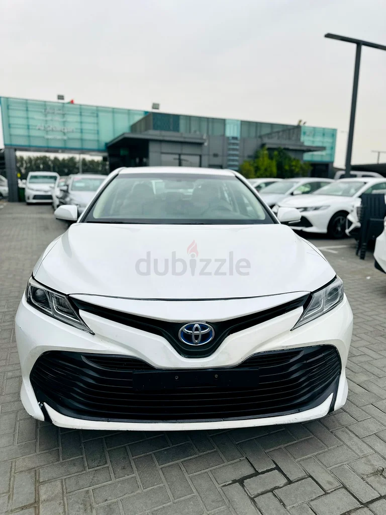 تويوتا كامري LE 2019 لون ابيض اساسي من الداخل بيج وكالة63164767643266111