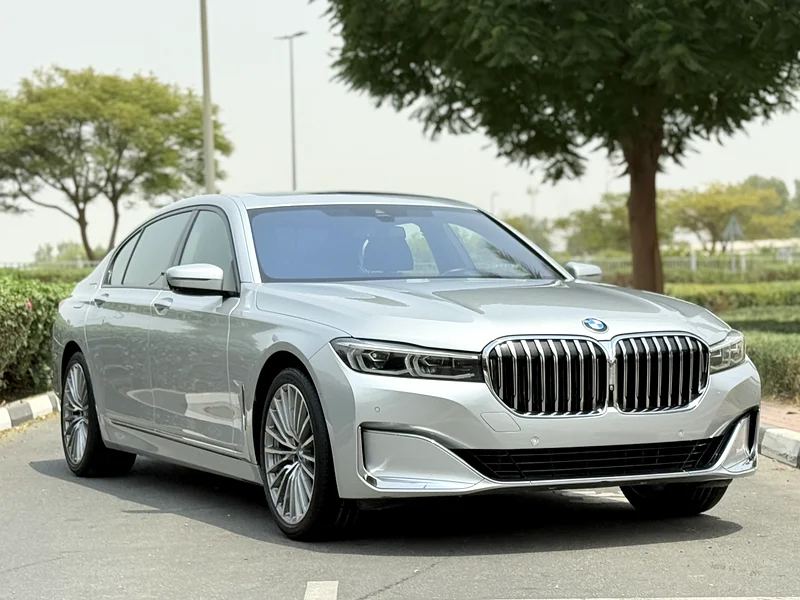 باقتناء بي إم دبليو سلسلة 7 730i فئة الماس مع حزمة M / 2020 / لدول مجلس التعاون الخليجي / حالة ممتازة.63160161810946111