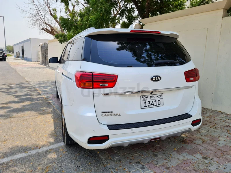 2019 KIA CARNIVAL TOP OPTION GCC / ACCIDENT FREE / CAR IN EXCELLENT CONDITION /LOW KM63152289788419114