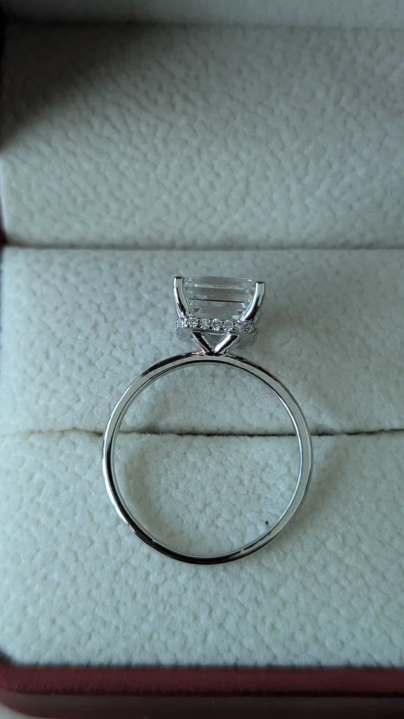 IGI Certified Diamond Ring – 3.51 CT D/VS1 – 18K White Gold – Emerald Cut63232650806402112