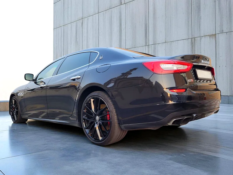 مازيراتي كواترو بورتي GTS V8 - مقاعد خلفية فردية - داخليّة كربون - نادرة جدًا في دول مجلس التعاون الخليجي63176617091202114