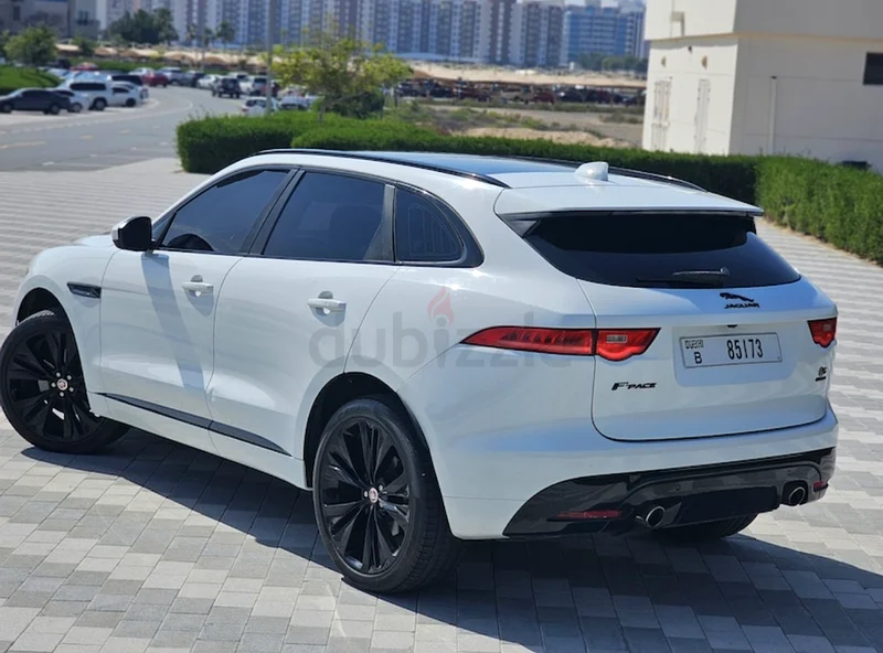 Jaguar F-Pace R-Dynamic in excellent condition.63222311826561114