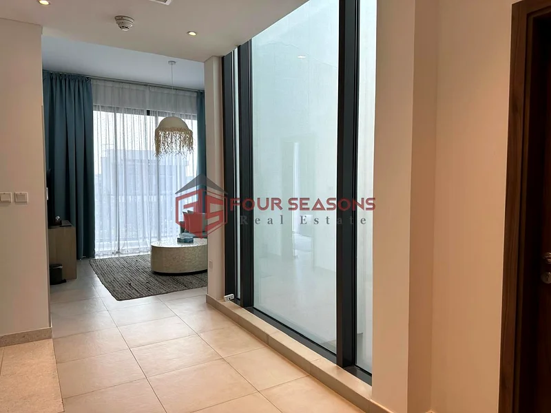 فيلا حديثة بـ 3 غرف نوم + غرفة خادمة | مفروشة بالكامل للعيش الفاخر63814160938883114