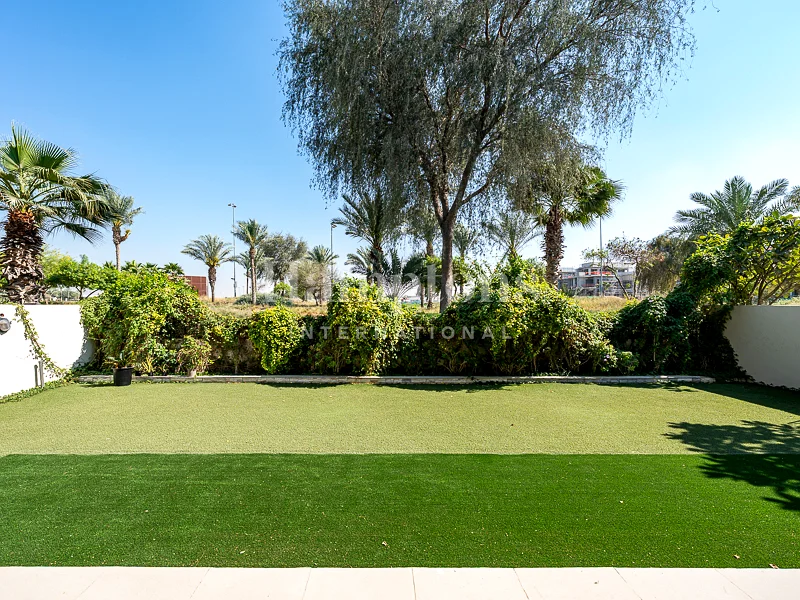 Exclusive | Golf Course View | Vacant | Upgraded63737917613697112