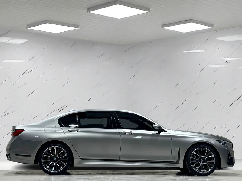 LOW KM’S -- AGENCY WARRANTY/SERVICE CONTRACT -- 730Li M-SPORT63160610497283113